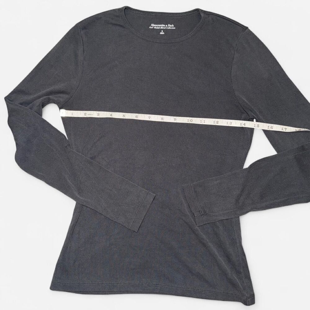 Abercrombie & Fitch Grey Long Sleeve Ribbed Shirt; Size Small - Picture 3 of 5